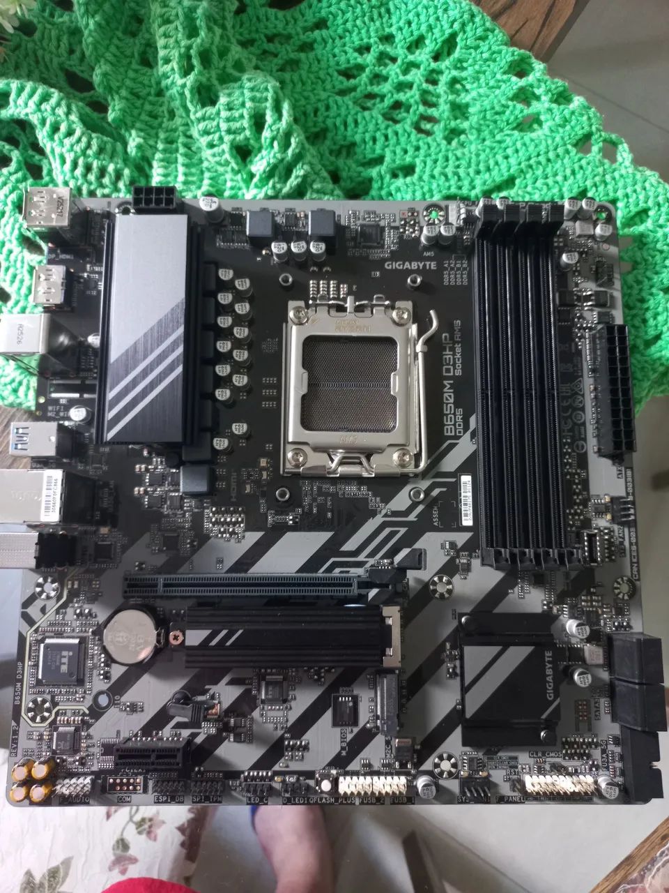 Placa-Mãe Gigabyte B650M - Foto 4