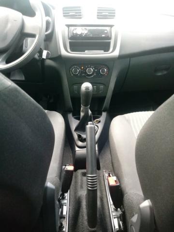 Sandero Authentique 2018 - Foto 10