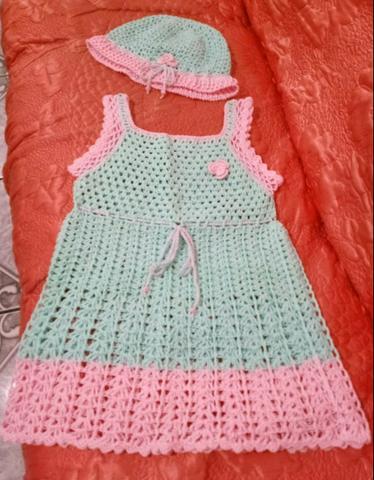 Vestido Infantil Com Touca em Crochê