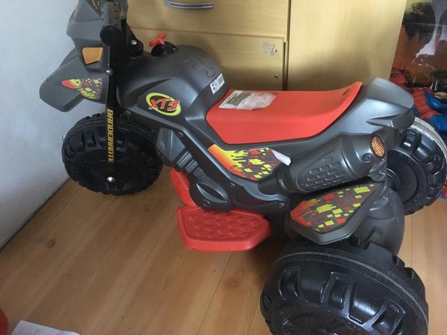 Moto elétrica infantil