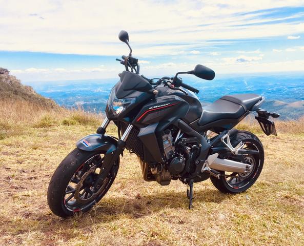Honda CB650F impecável 2015