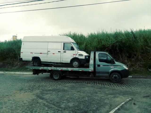Caminhão iveco daily 70C17 Reboque plataforma - Foto 7