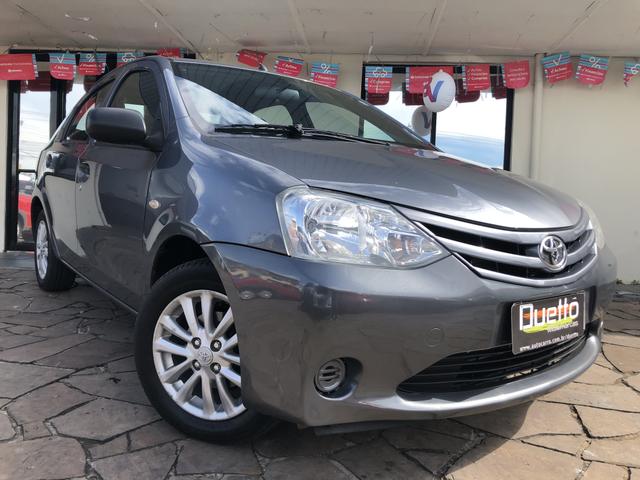 Toyota Etios X 1.5 Sedan 2013 - Foto 9