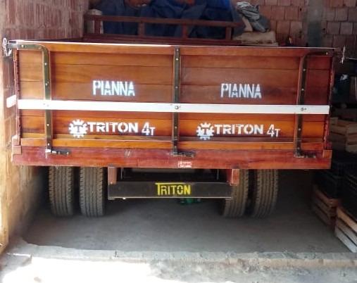 Carreta de Madeira Triton