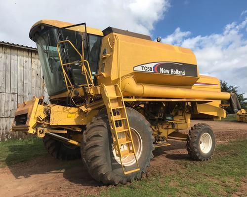 Colheitadeira New Holland TC59