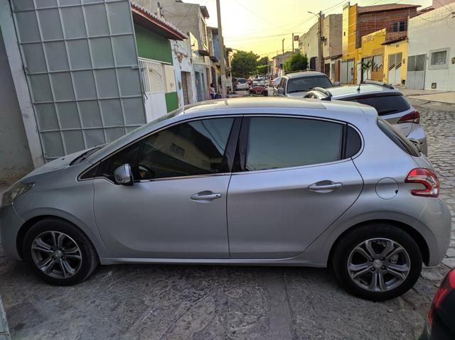 Peugeot 208 - Foto 3