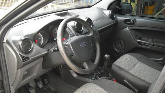 Fiesta Sedã 1.6 Flex + Gnv Muito Novo - Foto 7