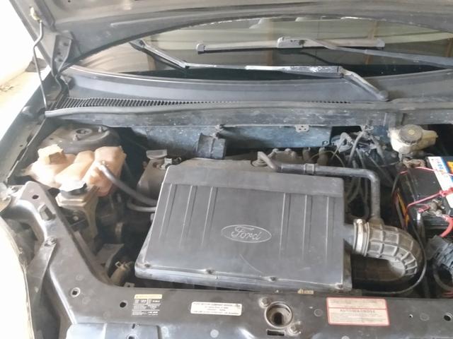 Vendo fiesta sedan - Foto 4