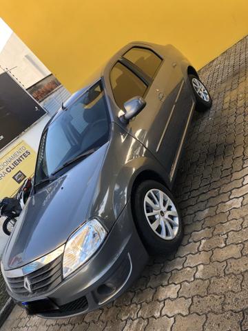 Logan 1.6 completo carro extra sem detalhes