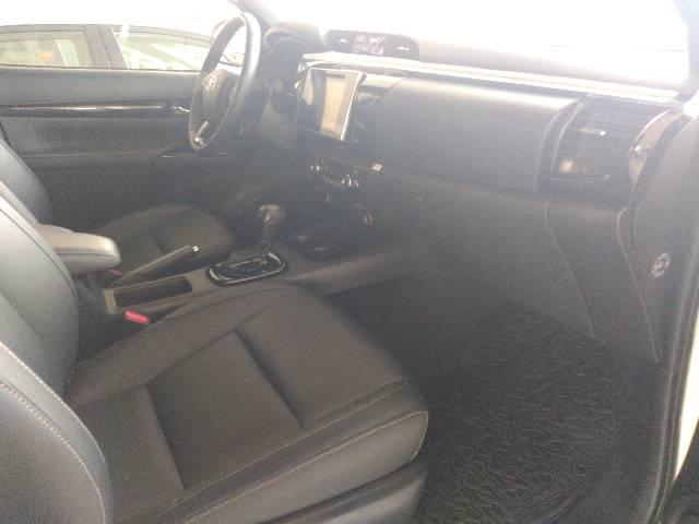 TOYOTA HILUX SRX 19/19 DIESEL - Foto 3
