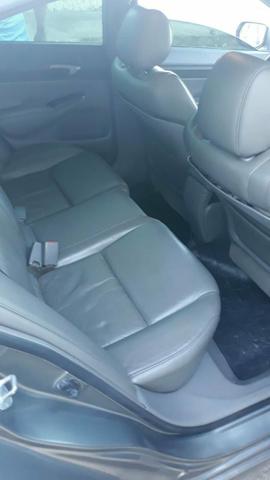 Vendo ou troco honda civic completo automático! - Foto 2