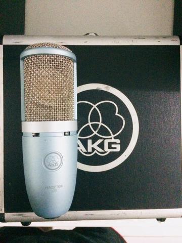 Microfone Akg P220 Perception
