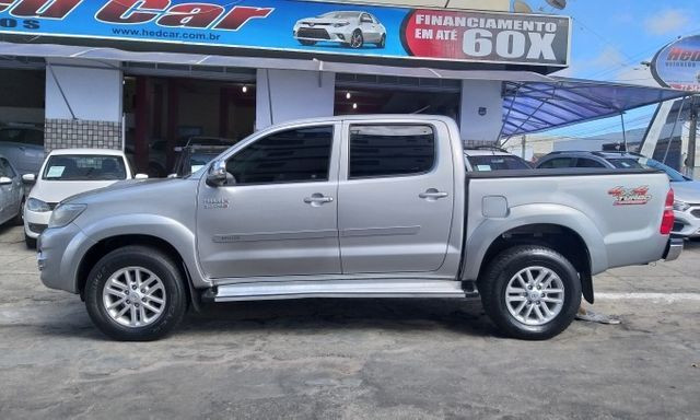 Toyota hilux cd srv 4x4 - diesel - 2014/2015