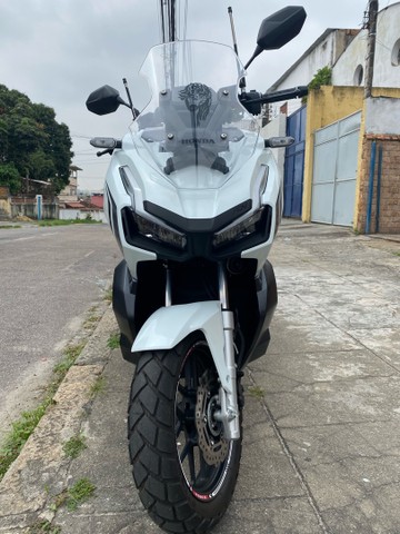 HONDA ADV150 IGUAL A ZERO