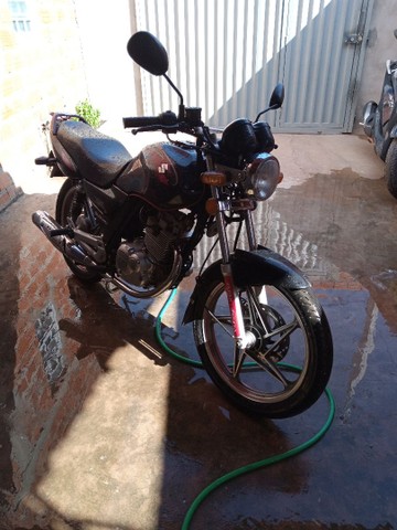 MOTO SUZUKI YES