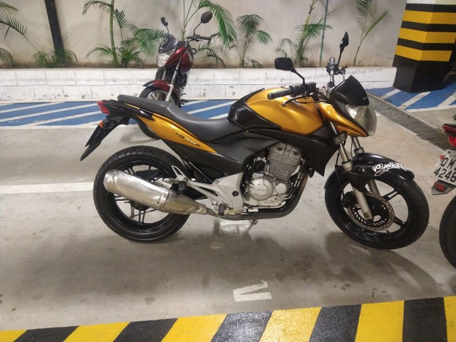CB 300