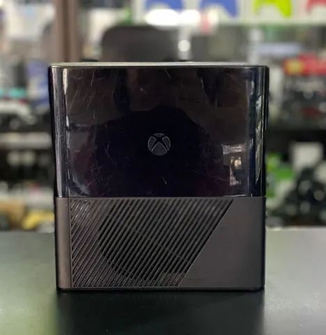 Xbox 360 Super Slim 04GB preto Usado/01 Controle com fio/05 Jogos de Brinde