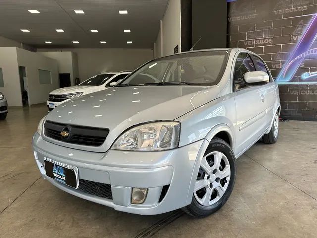 Chevrolet Corsa 2010: 10 fatos antes da compra do usado