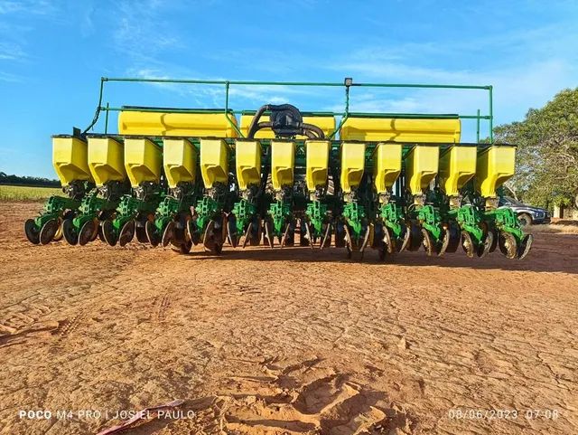 Plantadora John Deere 