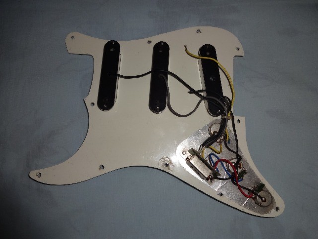 Pickguard para Guitarra Stratocaster completo  - Foto 3