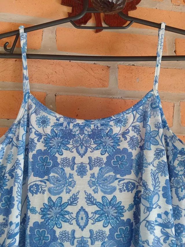 vestido Toli floral azul e branco