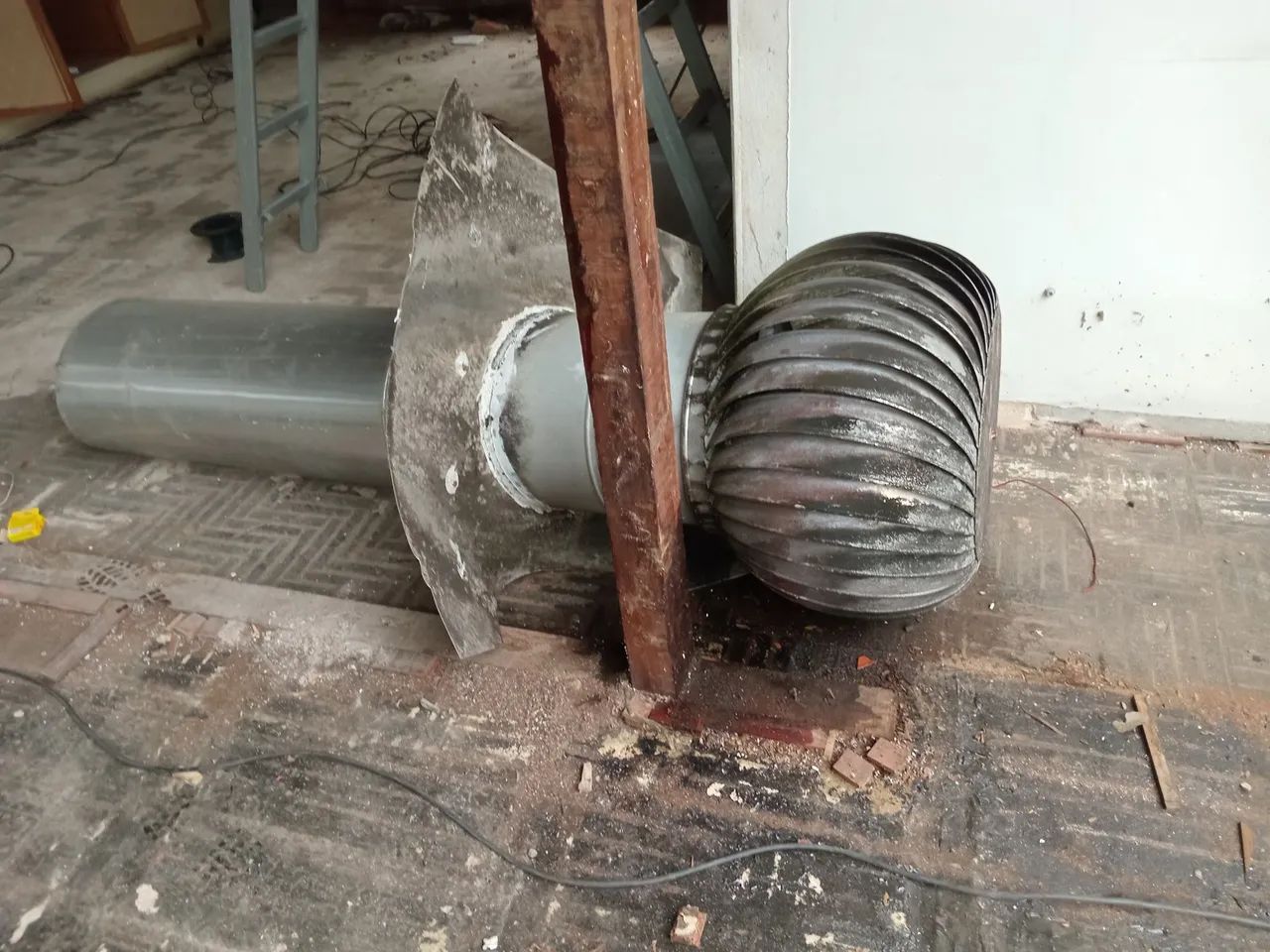 Exaustor eólico diâmetro 40 cm em alumínio  - Foto 2