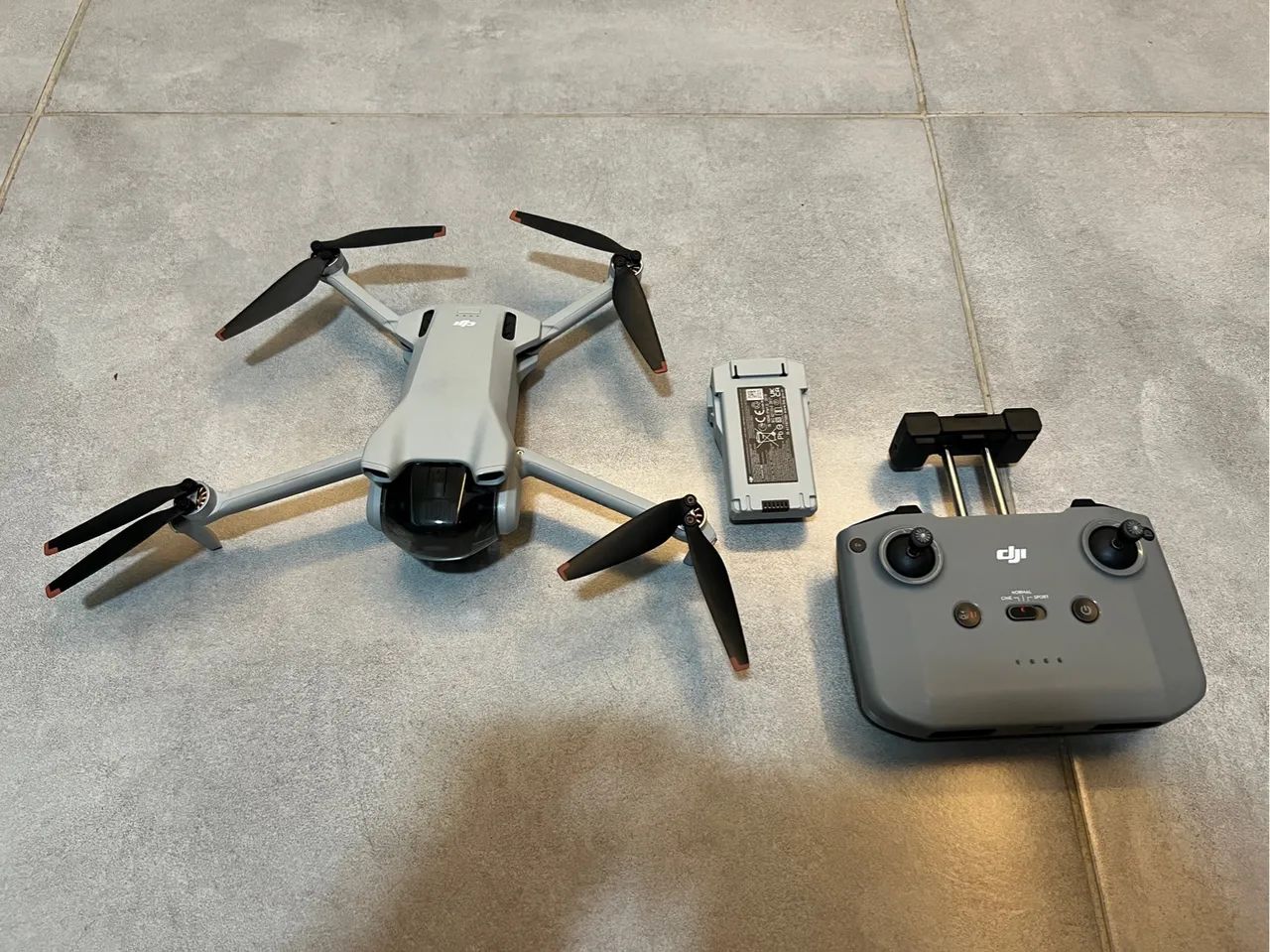 DJI Mini 3 Standard - Usado - Foto 2