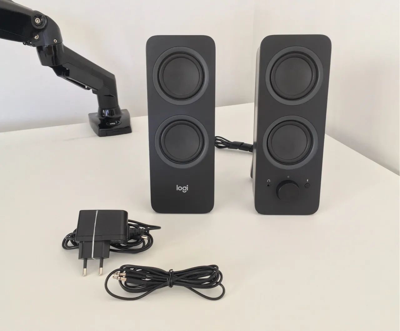 Monitor Samsung QLED, 144hz, 1ms, Curvo 24 / Suporte ELG F80N / Caixa de som Logitech Z207 - Foto 4