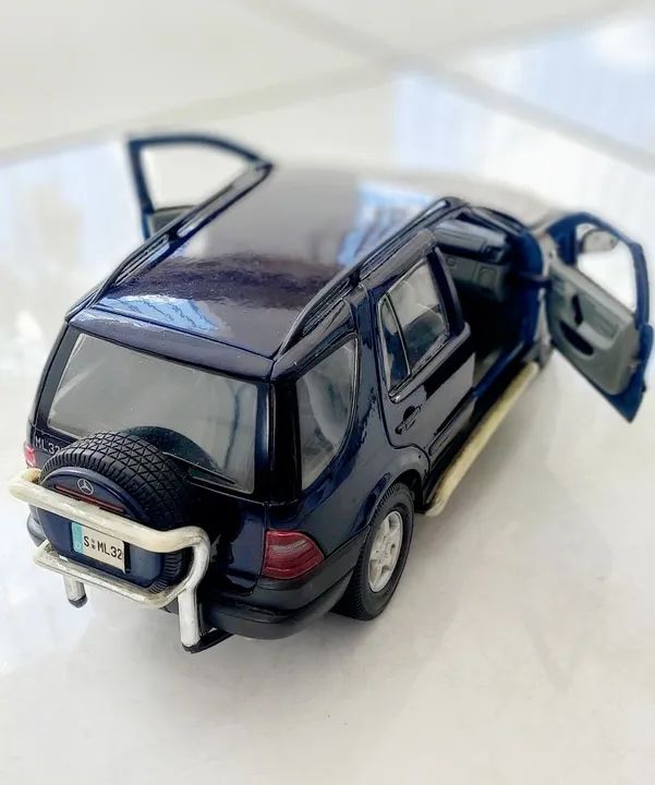 Mercedes-Benz Ml 320 1/18 - Maisto. - Foto 4