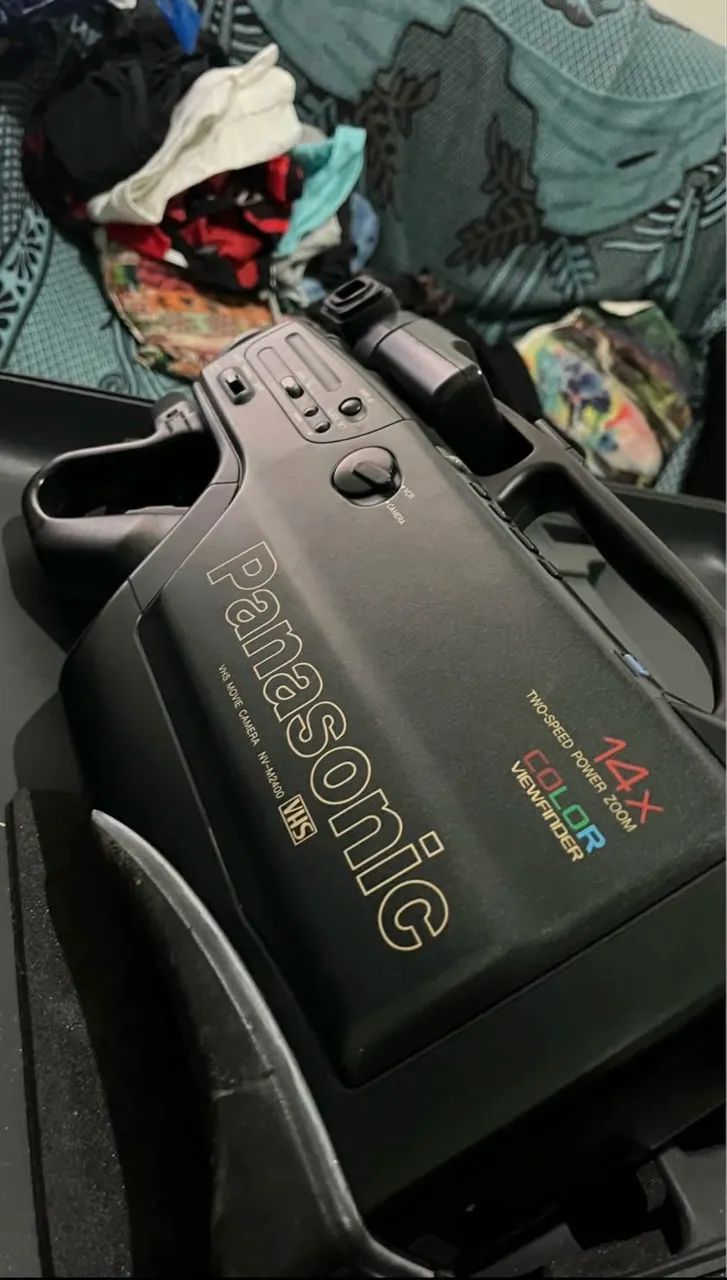 Filmadora Panasonic color view finder x14 R