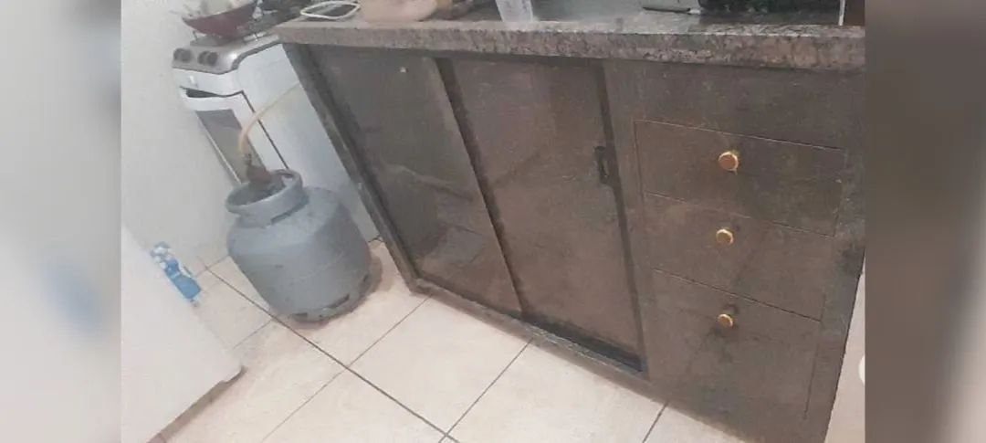 Armário de porcelanato com gaveta  - Foto 2