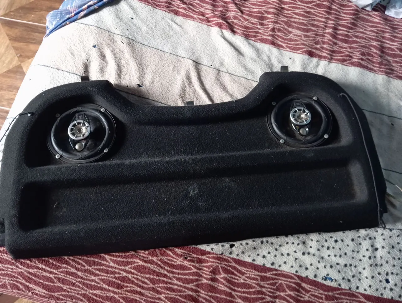 Tampa do porta malas Renault kwid + Par de alto-falantes JBL para carro