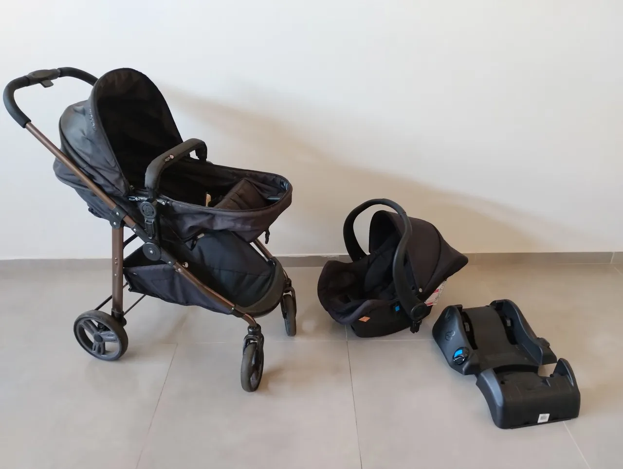Carrinho de Bebê e Bebê Conforto