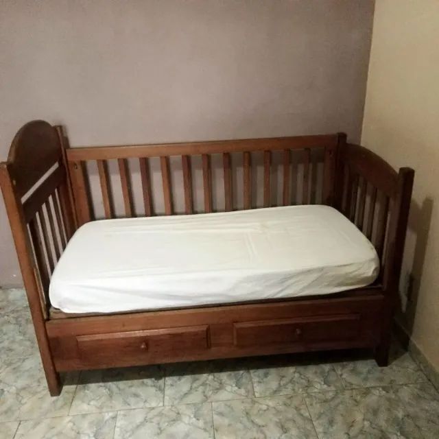 Berço - cama - poltrona. 3 em 1 em madeira maciça - Foto 2