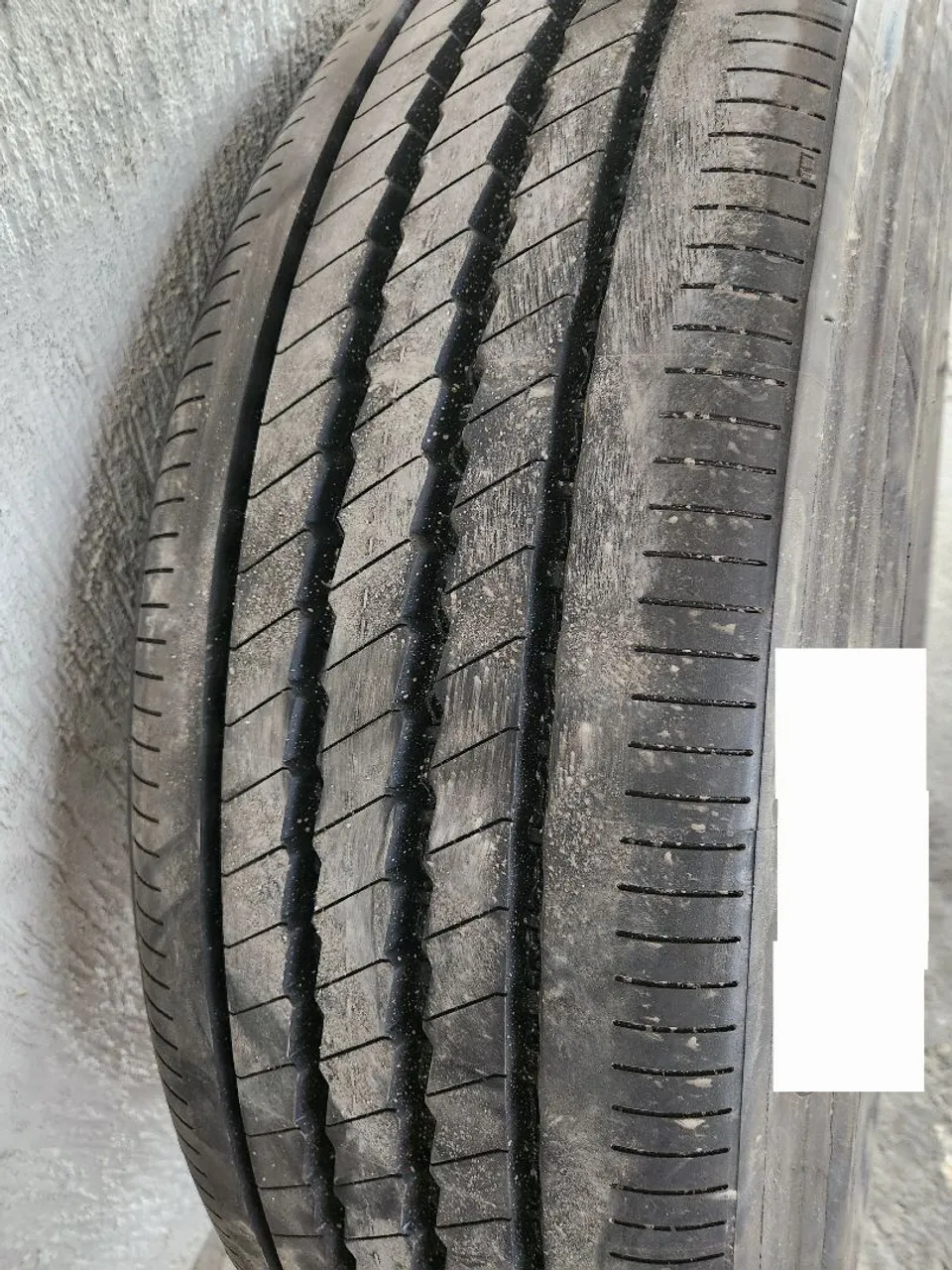 Pneu 295 80 22.5 recapado novo