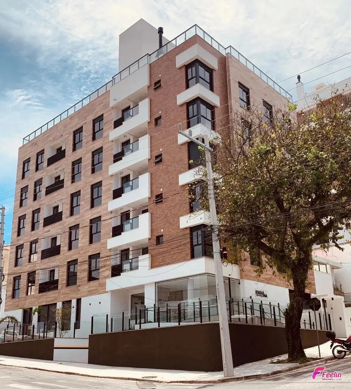 STUDIO MOBILIADO COM 1 VAGA LIVRE EXCELENTE OPÇÃO NO CENTRO DE FLORIANÓPOLIS