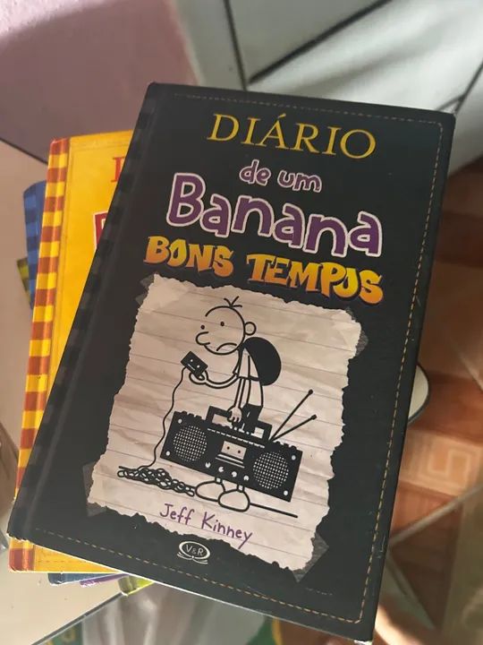 Vendo 5 livros diário de um banana 