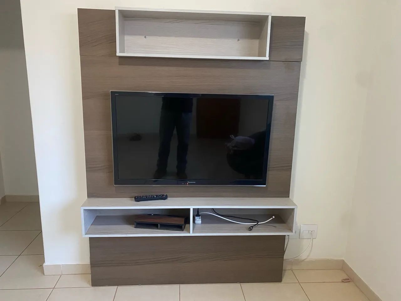 Painel para TV com prateleiras - Foto 2