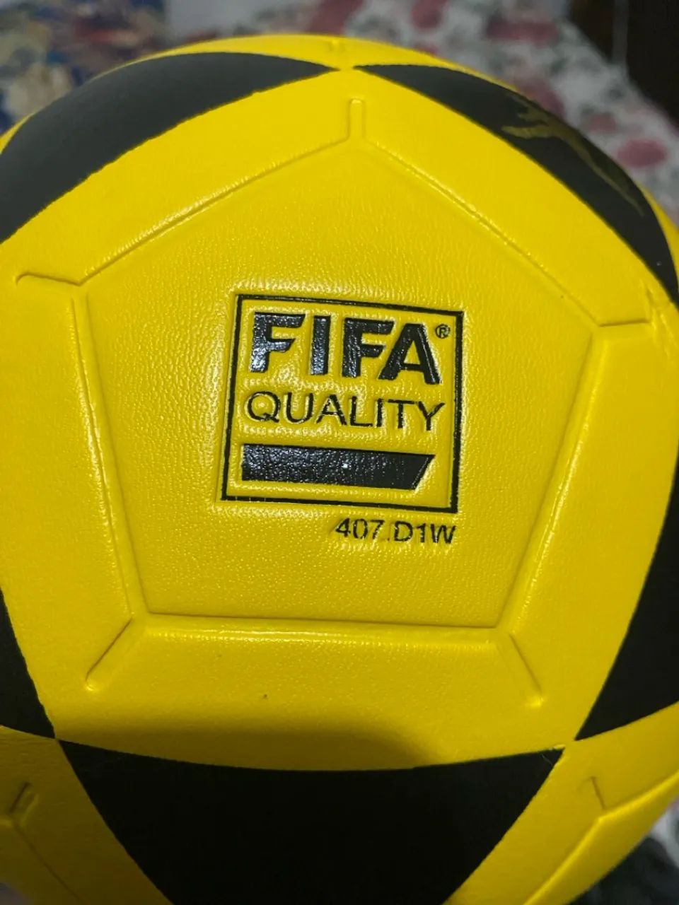 Bola de Futebol Mikasa FT-5 Amarela e Preta - Foto 2