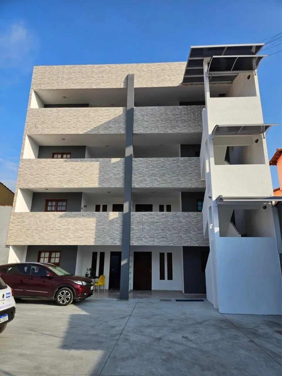 Alugo apartamento 2/4 com suíte no Francês com mobília e sem mobília