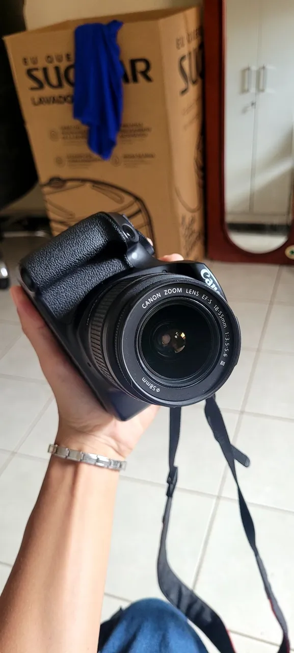 Câmera Canon T6 DSLR com Lente 18-55mm