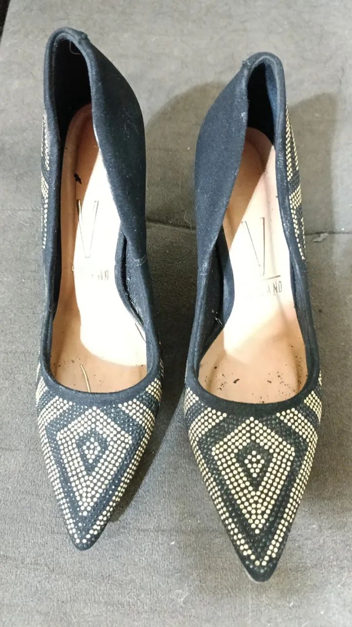 Sapato Scarpin strass preto e dourado n36 - Foto 3