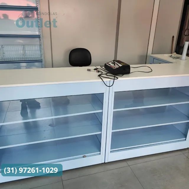 Balcão vitrine para exposição em comércios