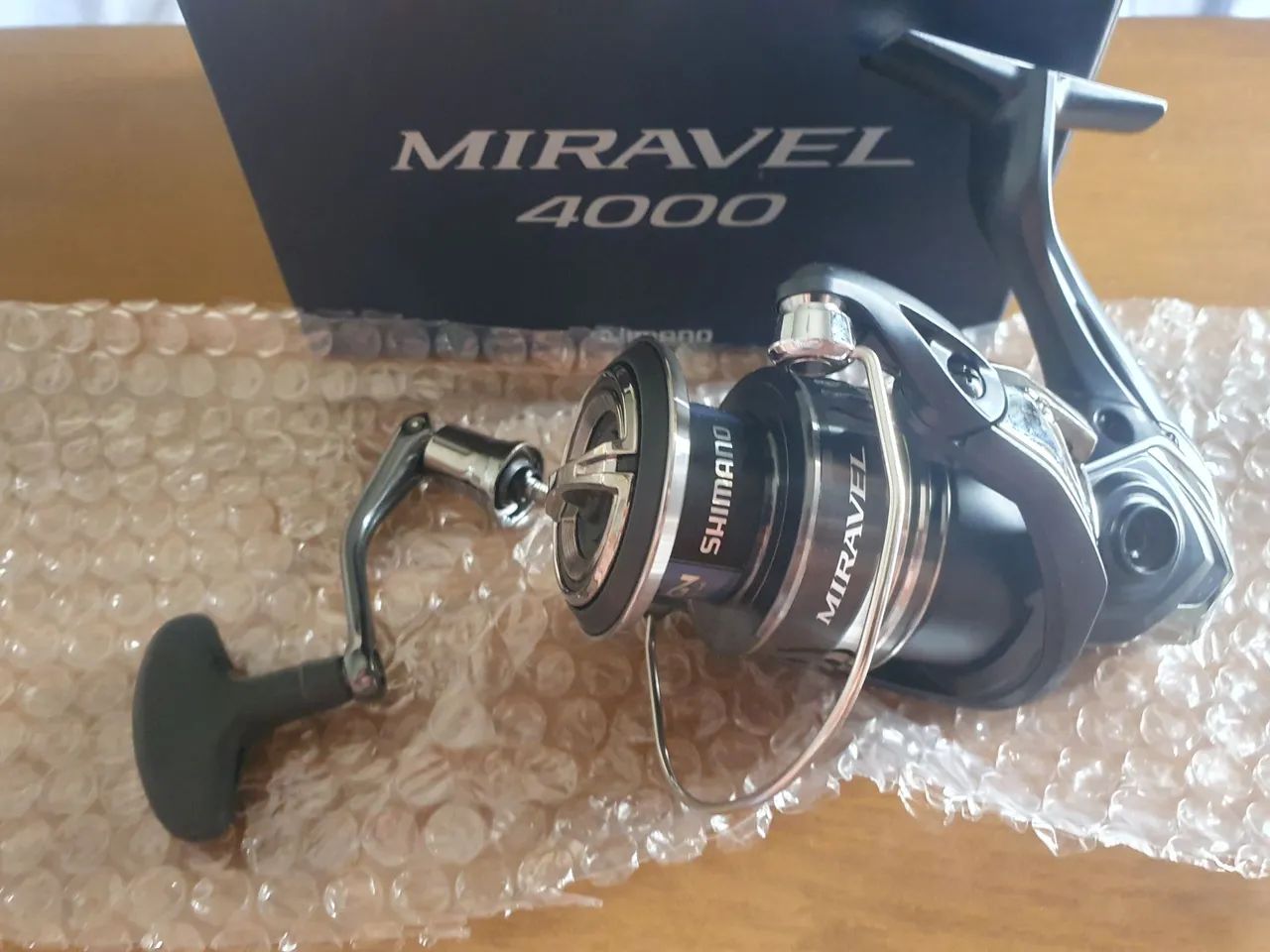 Molinete de Pesca Shimano Miravel 4000 Novo - Foto 2