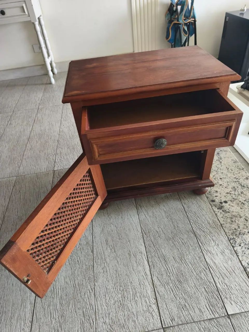Mesa de cabeceira em madeira - Foto 4