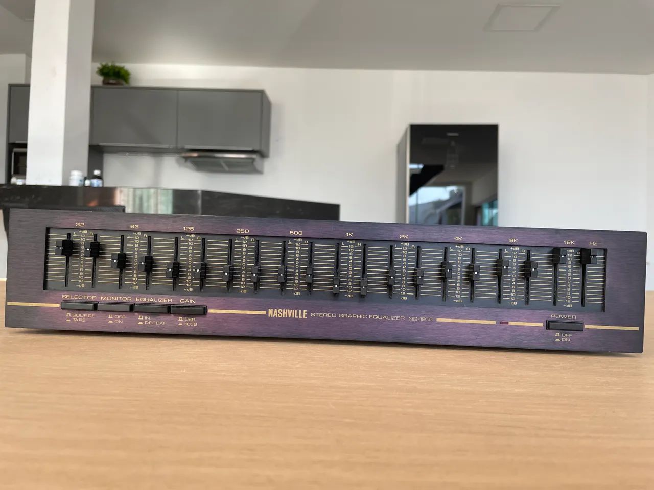 Equalizador nashiville NQ1900 preto 