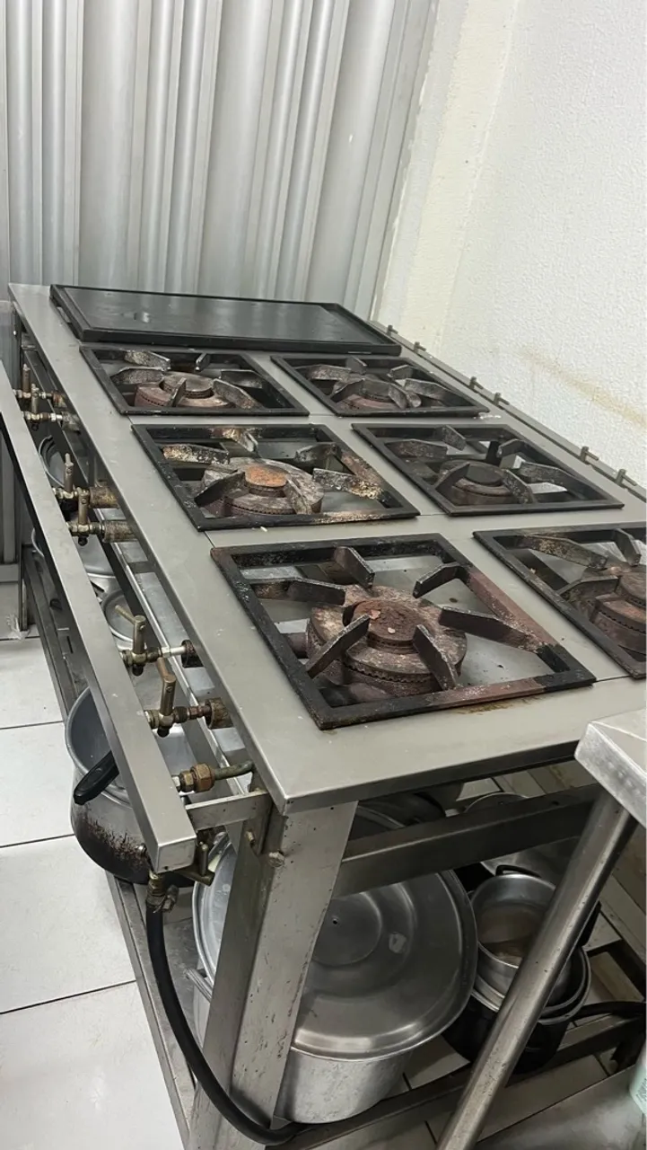 Fogão Industrial 100% aço Inox com 6 Bocas