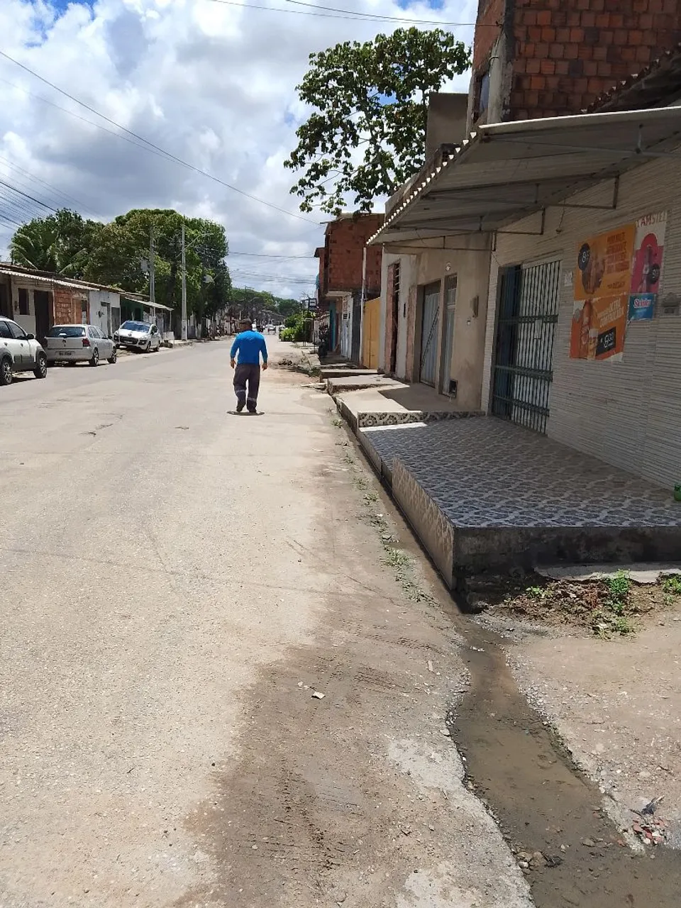 Vende se lotes no bairro bairro Santos Dumont avenida Tancredo Neves