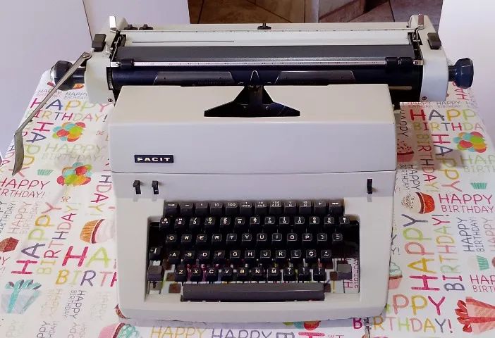 Máquina de escrever FACIT64301726181891121