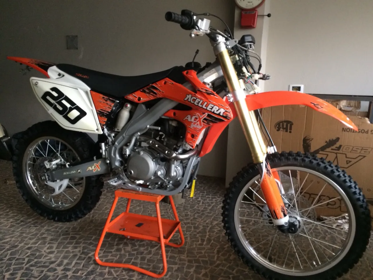 Moto 250 Acellera 250